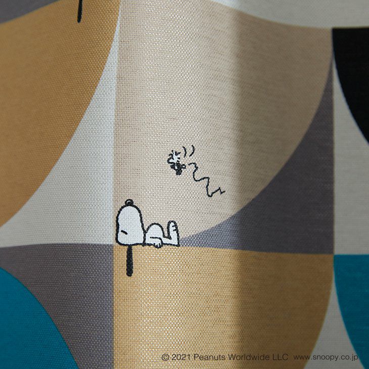遮光カーテンPEANUTS/ピーナッツスリーピースヌーピー（アップ）