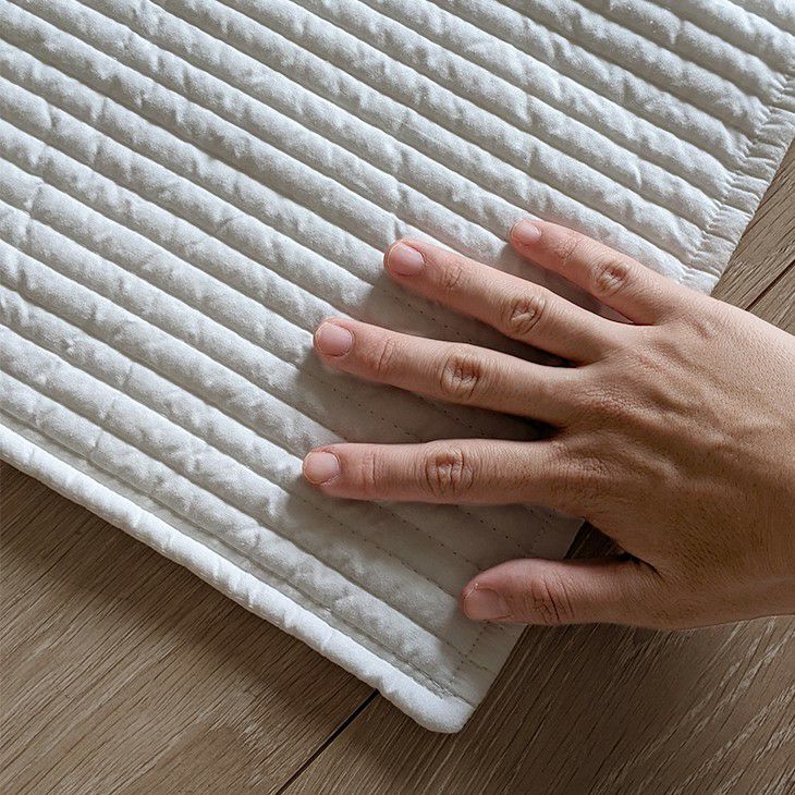 新品、キルティングマット、最終価格‼️未開封です‼️ アウトレット】イブル風 キルティングマット ストライプ 柄 (180×180cm