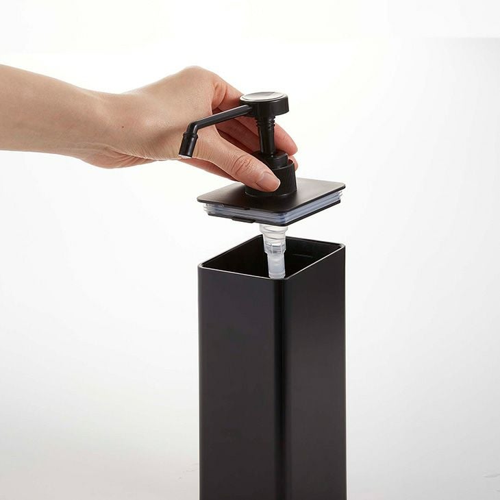 towerタワーマグネットアルコール除菌スプレーボトルブラック(イメージ)