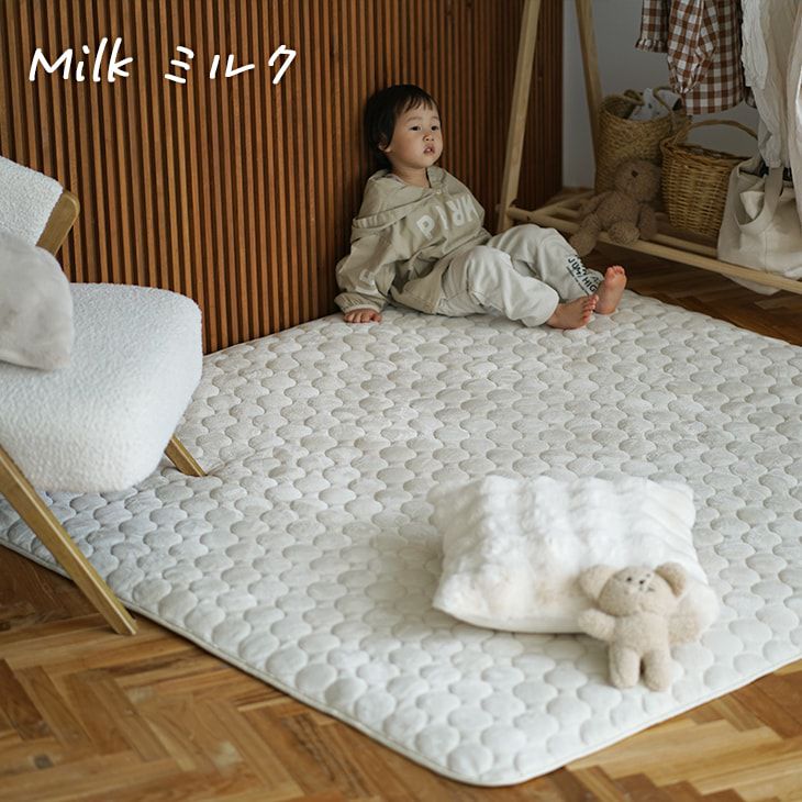 蓄熱わた入り 撥水加工の洗えるラグ ふわふわまるキルト(160×160cm